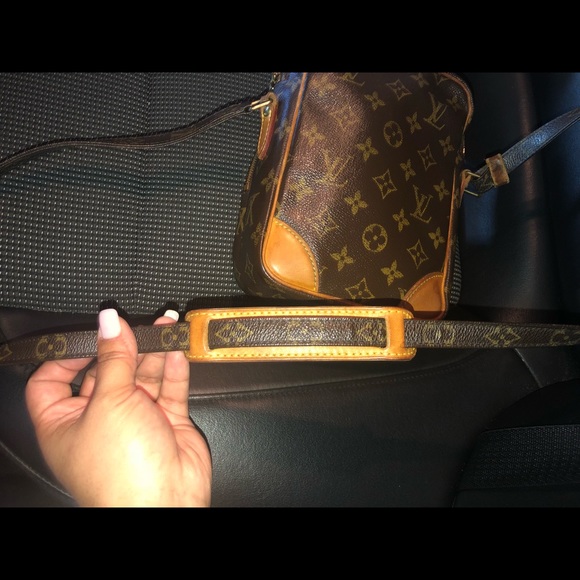 ❌SOLD❌ Amazone Crossbody LV - Picture 7 of 8